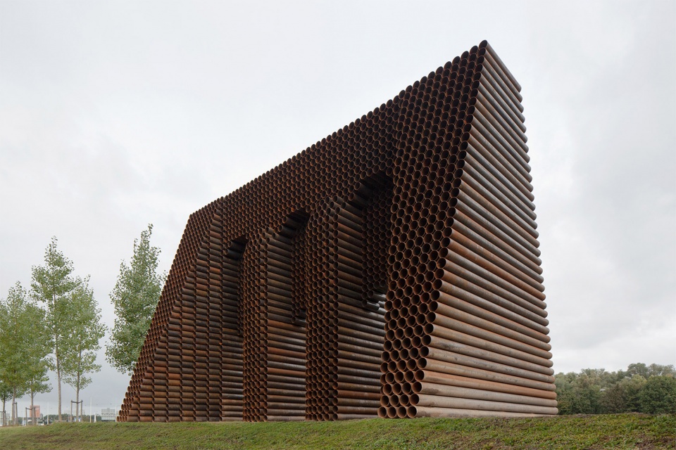 waterline monument by gijs van vaerenbergh