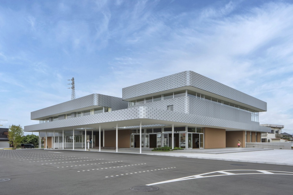 Kozakai Kifukan Community Center by Yasuyuki ITO C A Coelacanth and Associates