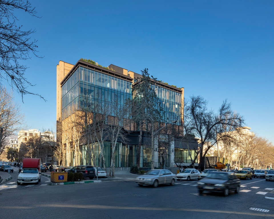 Zomorrod 11 Bricks on The Move by akaran Architects