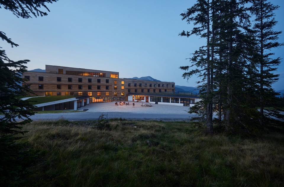 Youthhostel Gerlos by lechner lechner architects