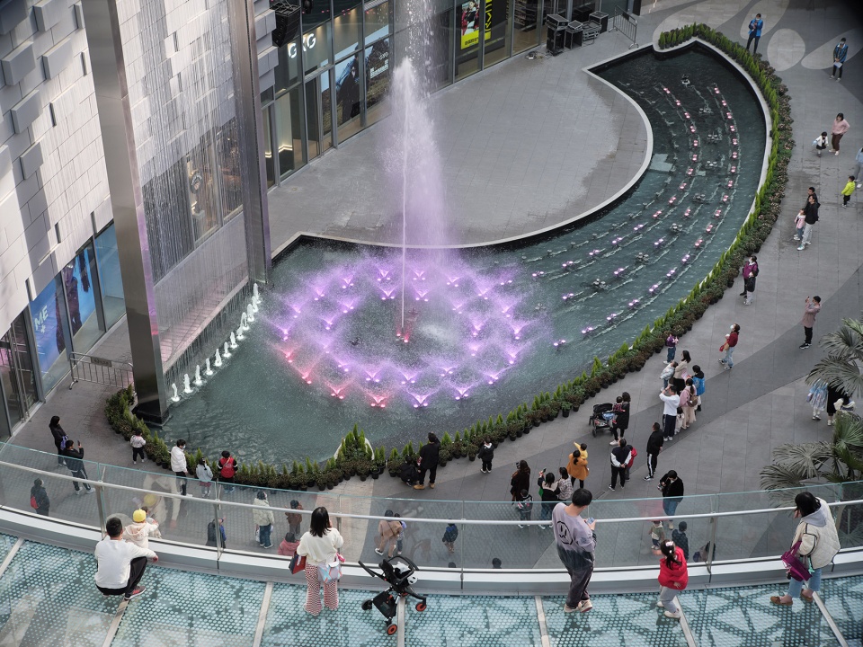 nanjing jiangbei wondercity shopping center hanging waterfall musical fountain by crazywater 1