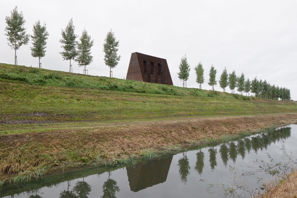 waterline monument by gijs van vaerenbergh