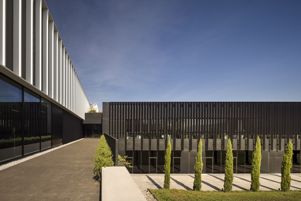 Furla Headquarters Progetto Italia by GEZA Architettura