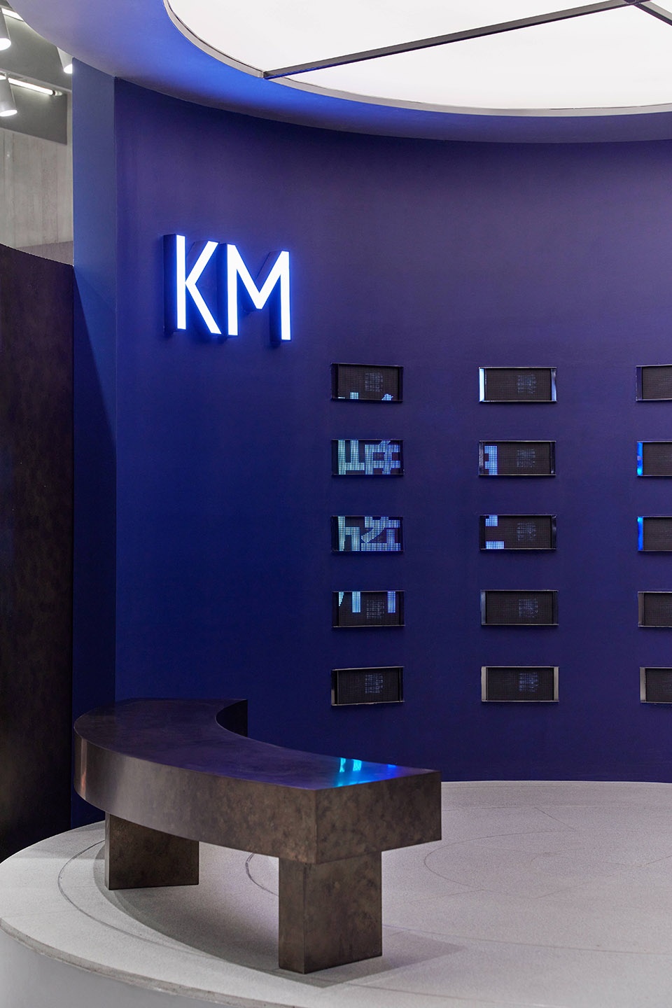 KM COOL SPACE Flagship Store by Super Normal Design