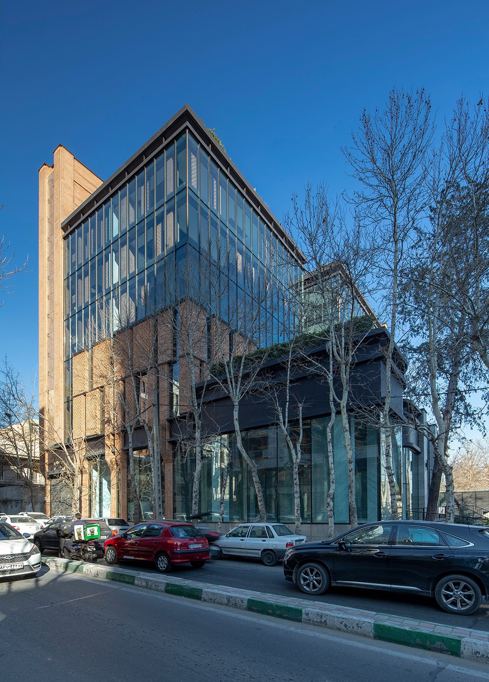 Zomorrod 11 Bricks on The Move by akaran Architects