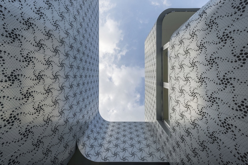 Kozakai Kifukan Community Center by Yasuyuki ITO C A Coelacanth and Associates