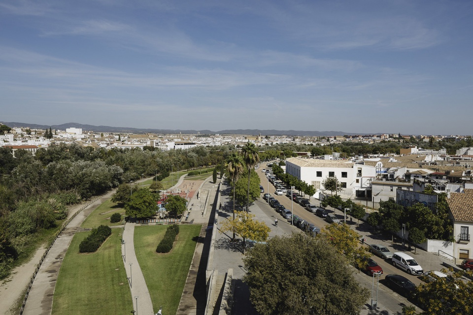 Residential building in Campo de la Verdad Laguillo Arquitectos Cayuela Marques Arquitectos