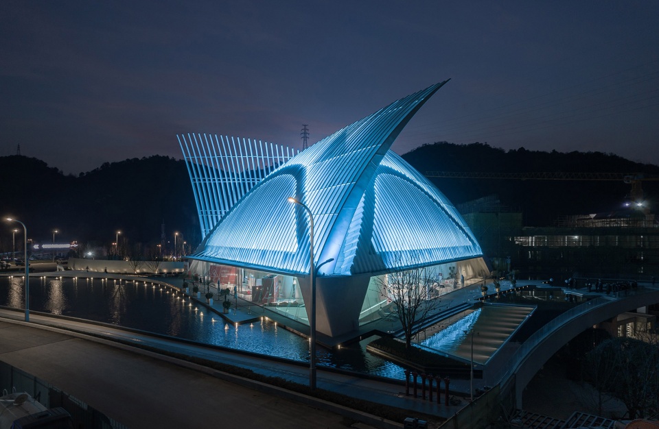 Illumination Design of Guiyang International Fashion Publishing Center China by Purilighting