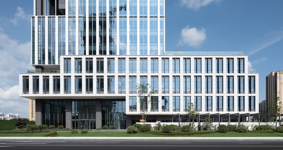 Lvchuang building China by GEN Architects