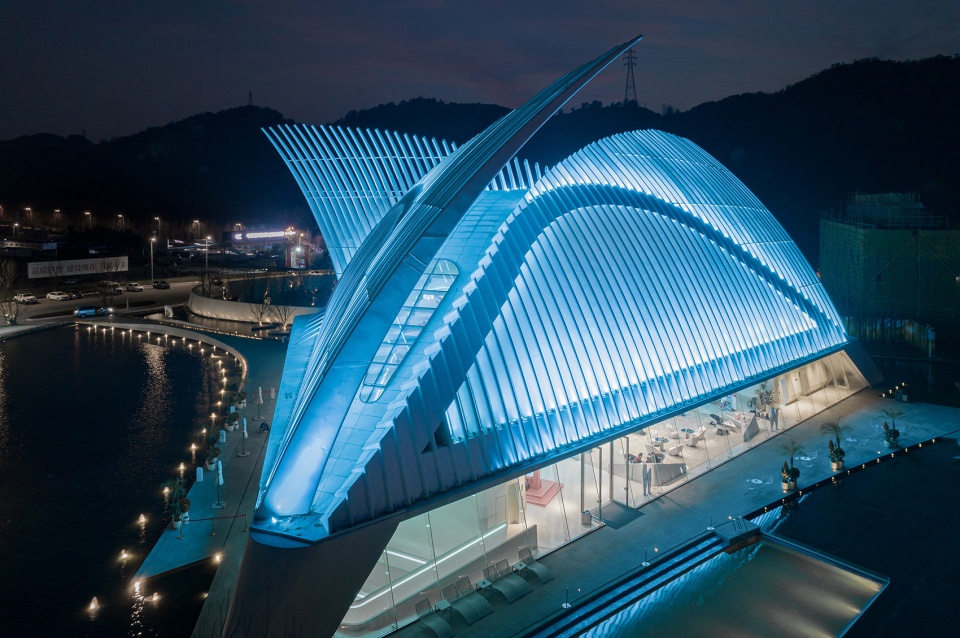 Illumination Design of Guiyang International Fashion Publishing Center China by Purilighting