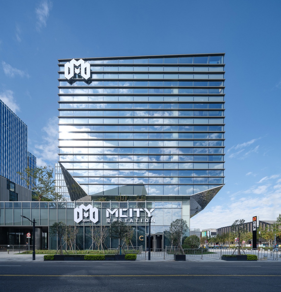 Shanghai Mangoohub China by Benoy