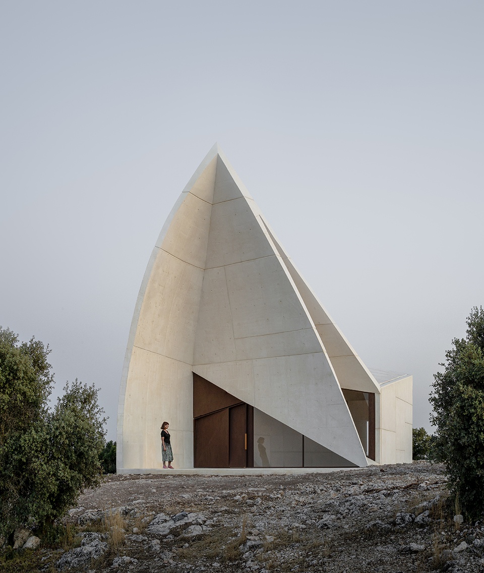 chapel in sierra la villa by s m a o
