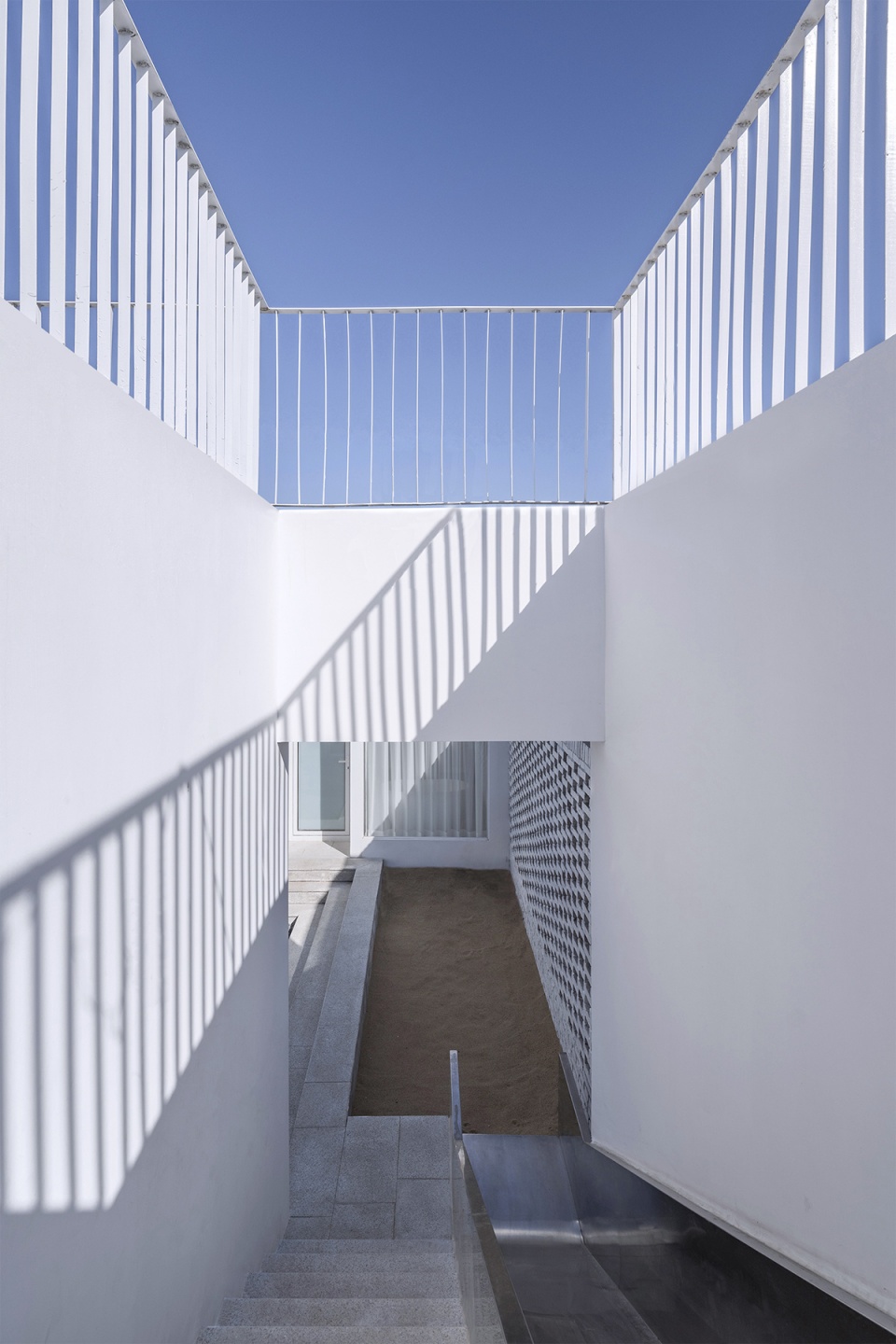 shadow courtyard china by dake architectural design