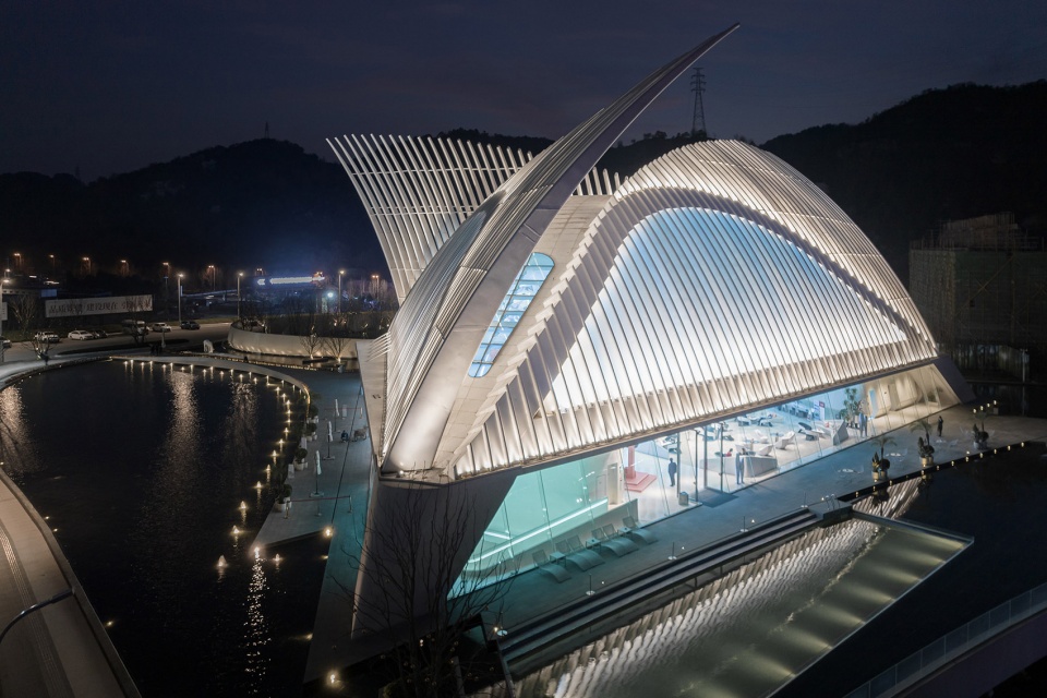 Illumination Design of Guiyang International Fashion Publishing Center China by Purilighting