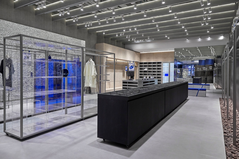 KM COOL SPACE Flagship Store by Super Normal Design
