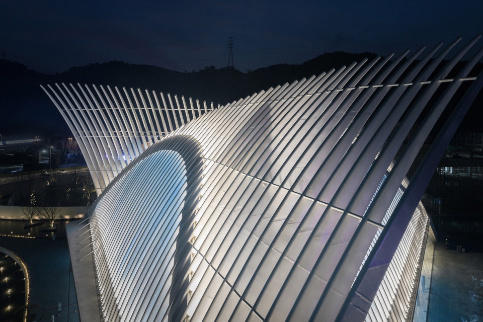 Illumination Design of Guiyang International Fashion Publishing Center China by Purilighting