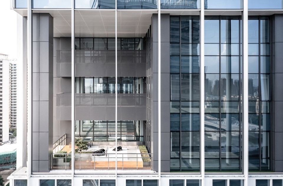 Lvchuang building China by GEN Architects