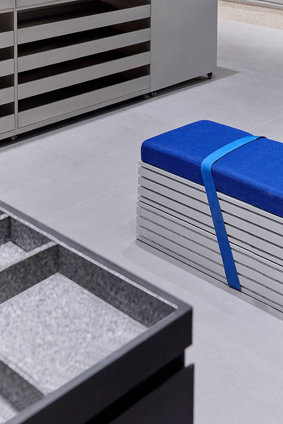 KM COOL SPACE Flagship Store by Super Normal Design