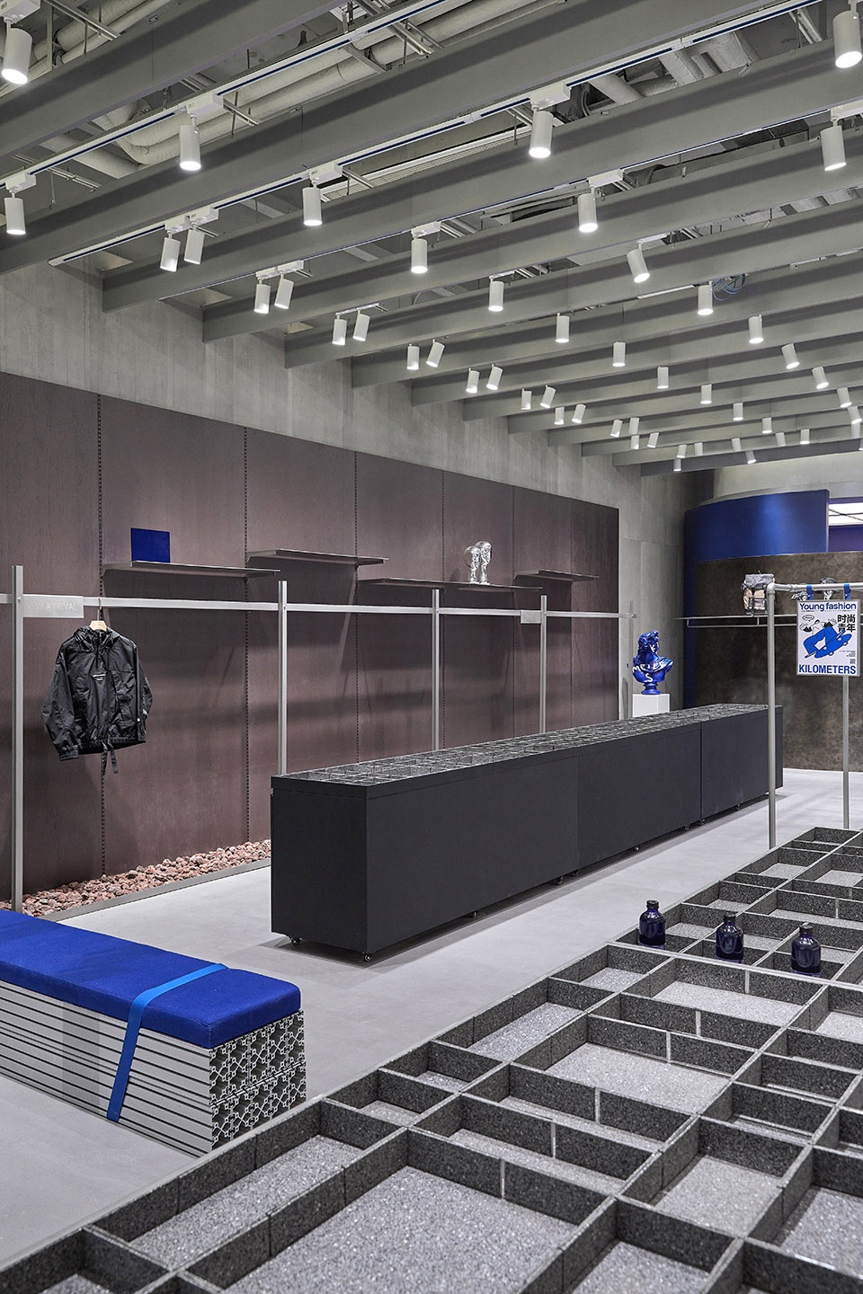 KM COOL SPACE Flagship Store by Super Normal Design