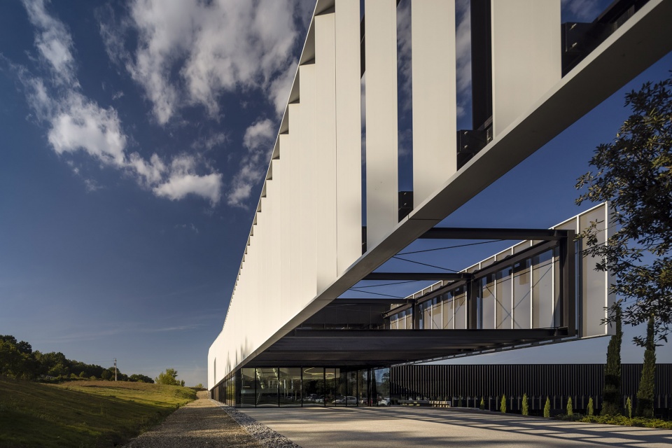Furla Headquarters Progetto Italia by GEZA Architettura