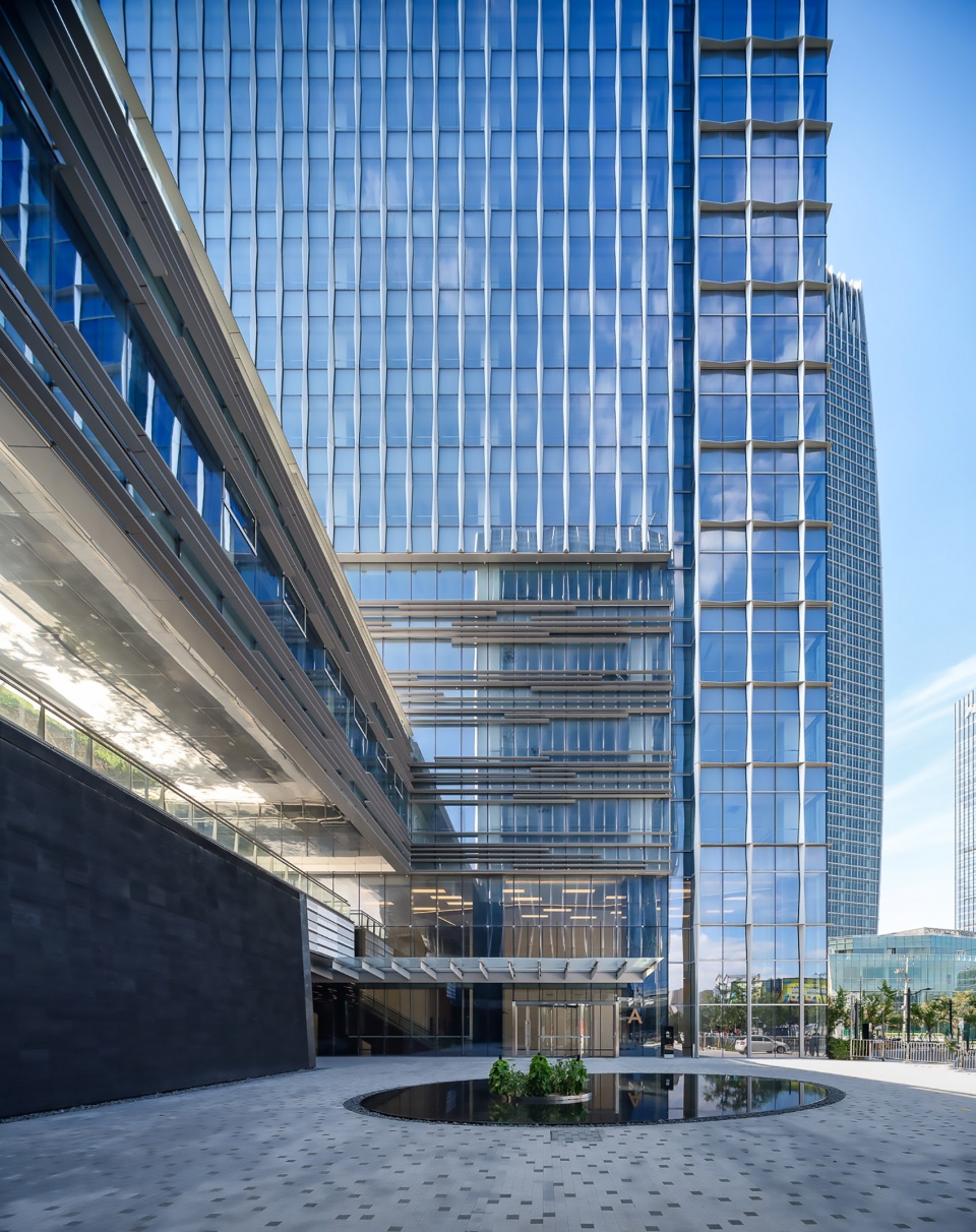 Shanghai Mangoohub China by Benoy