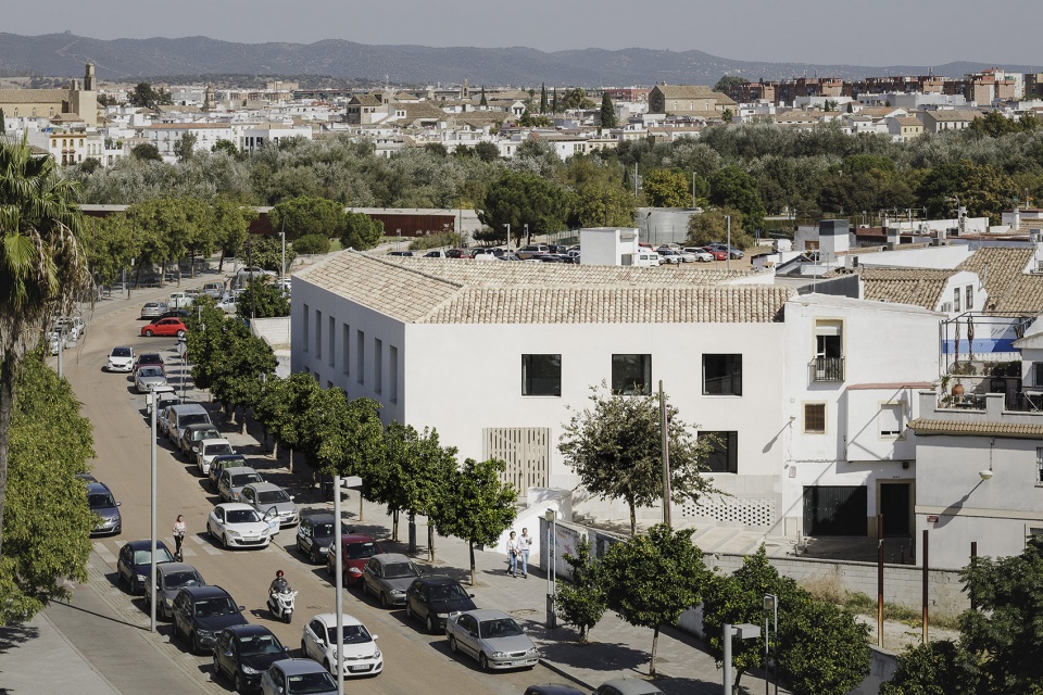 Residential building in Campo de la Verdad Laguillo Arquitectos Cayuela Marques Arquitectos