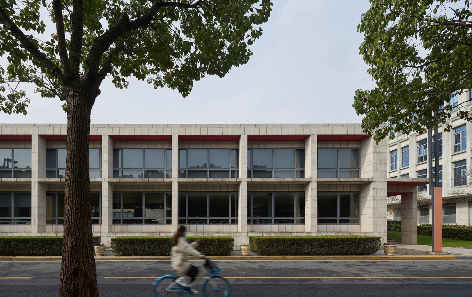 The New Office of One House Design
