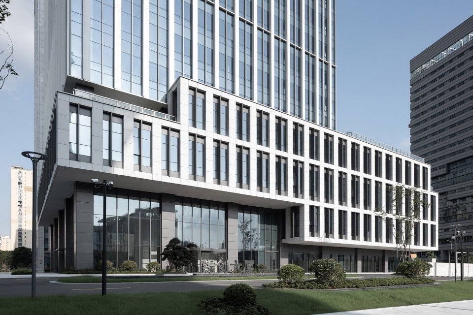 Lvchuang building China by GEN Architects
