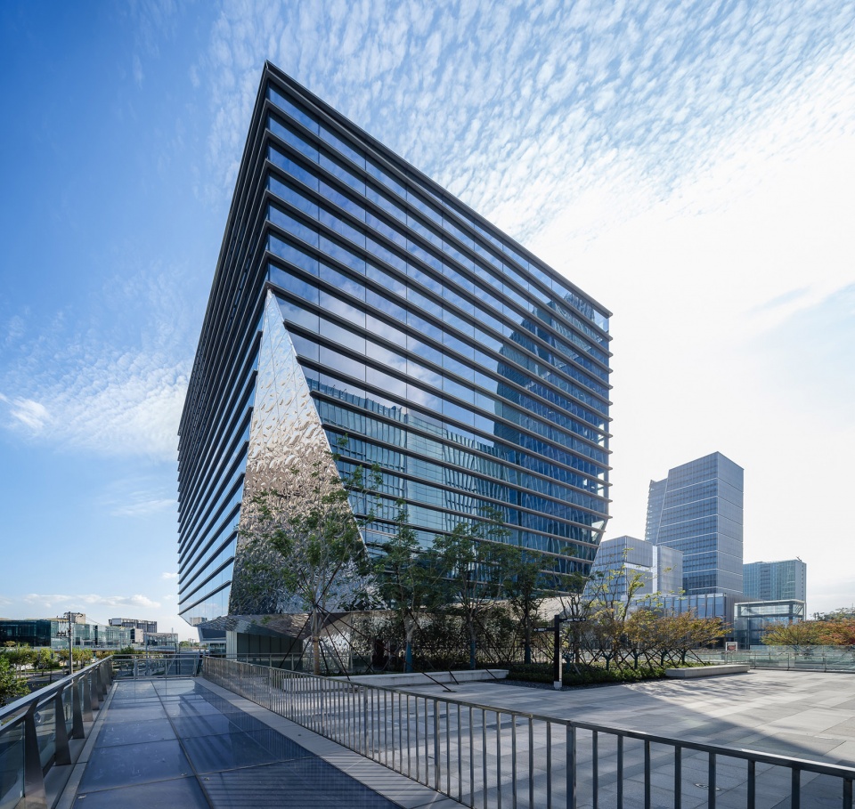 Shanghai Mangoohub China by Benoy