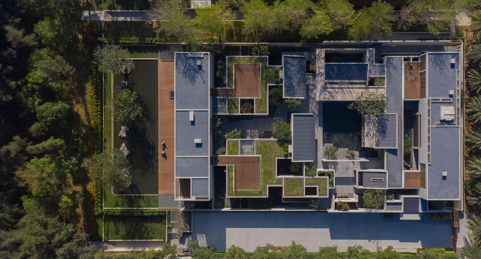 private residential space in the flowing garden china by more than arch studio