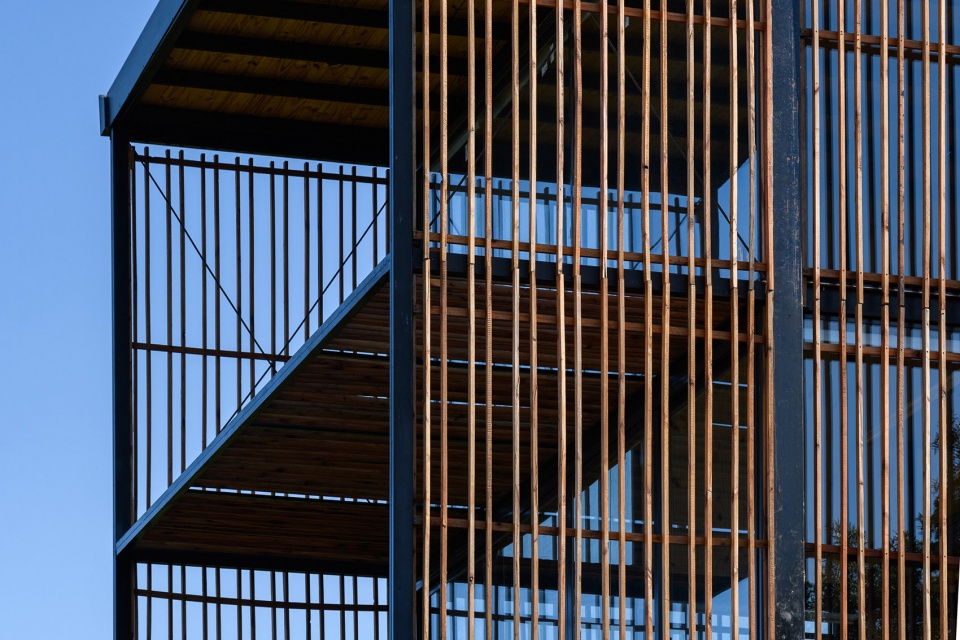 siquiman lodge by pablo senmartin architects