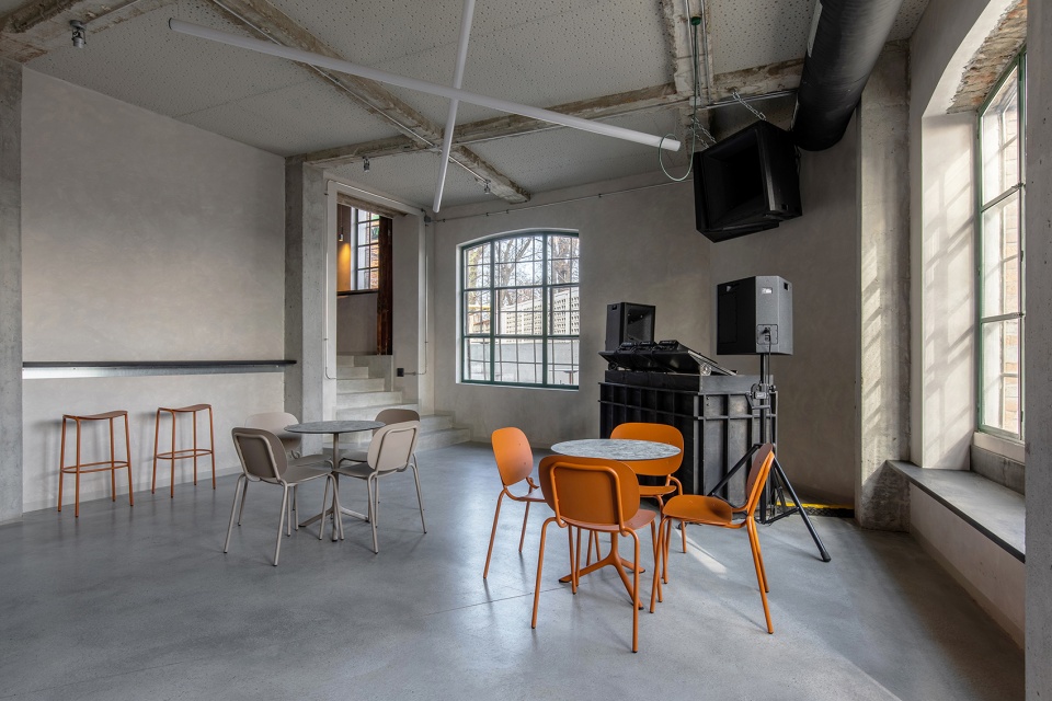 platforma wolff dj bar by apio studio