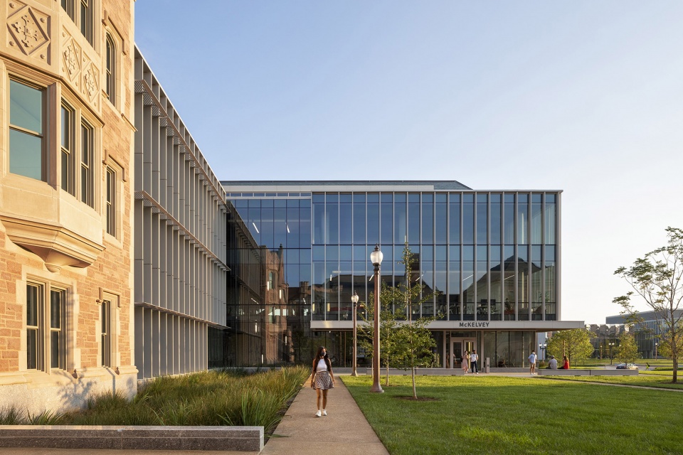 James M McKelvey Sr Hall Perkins Eastman