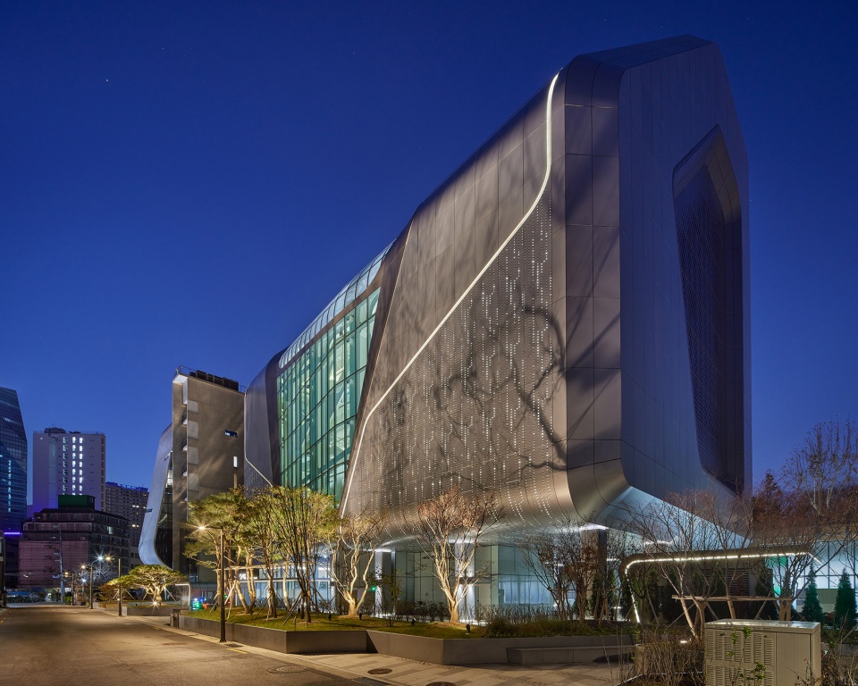 K Pop HQ UNStudio
