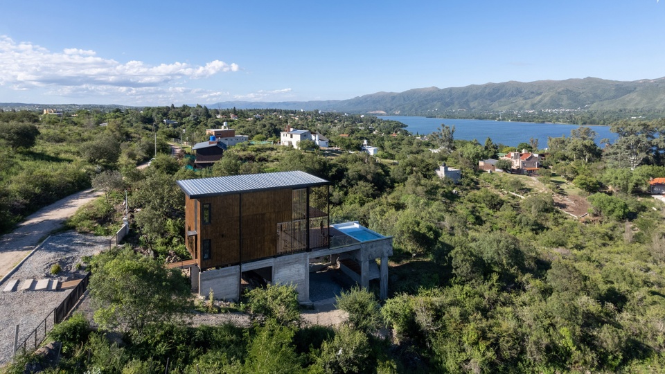 siquiman lodge by pablo senmartin architects