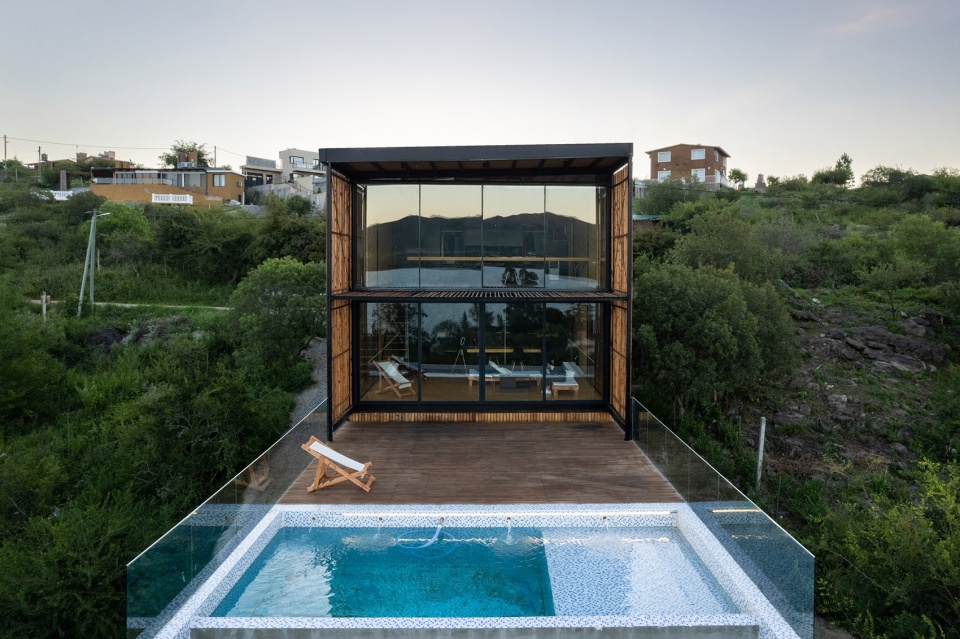 siquiman lodge by pablo senmartin architects