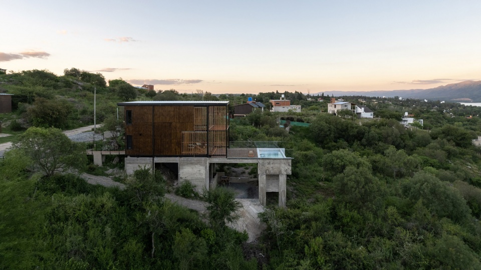 siquiman lodge by pablo senmartin architects