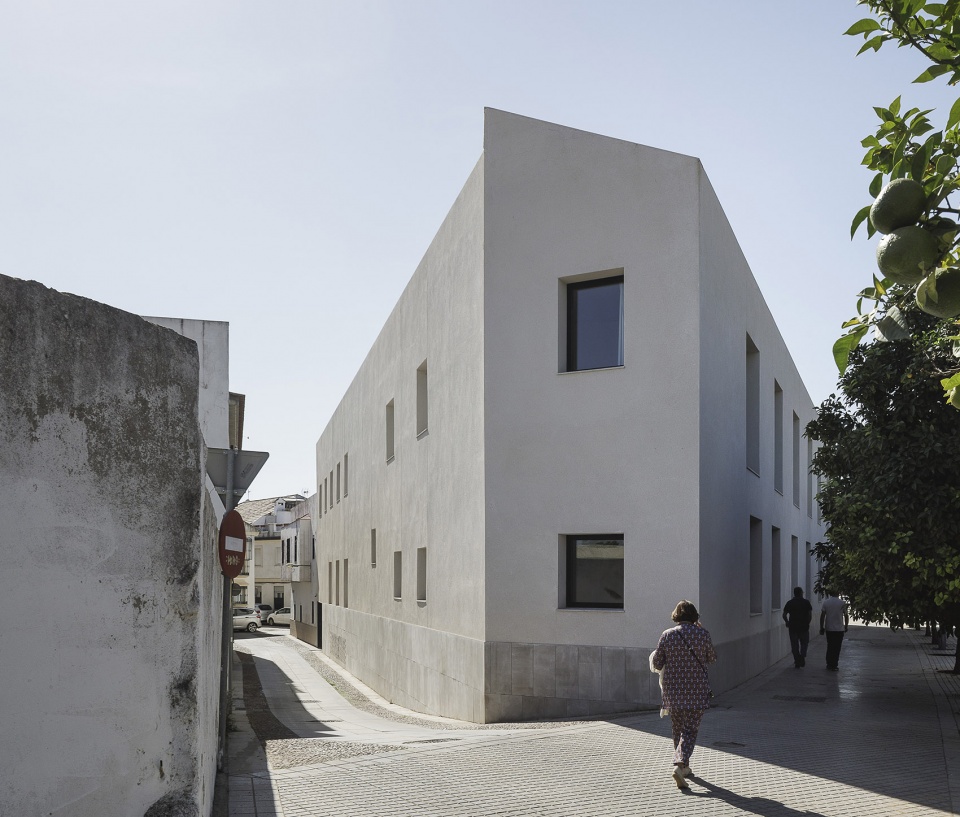 Residential building in Campo de la Verdad Laguillo Arquitectos Cayuela Marques Arquitectos