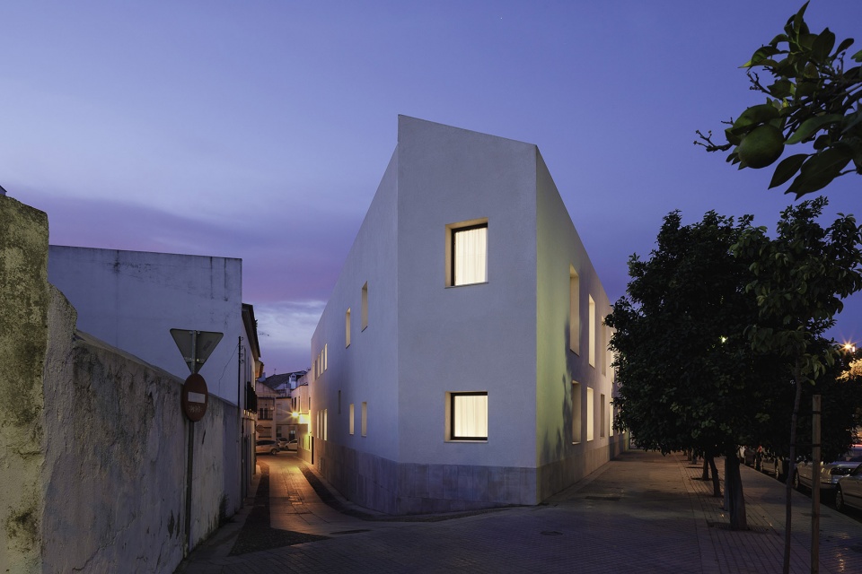 Residential building in Campo de la Verdad Laguillo Arquitectos Cayuela Marques Arquitectos