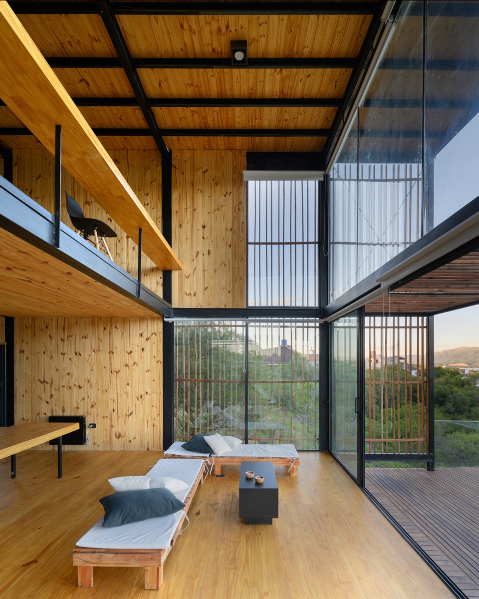 siquiman lodge by pablo senmartin architects