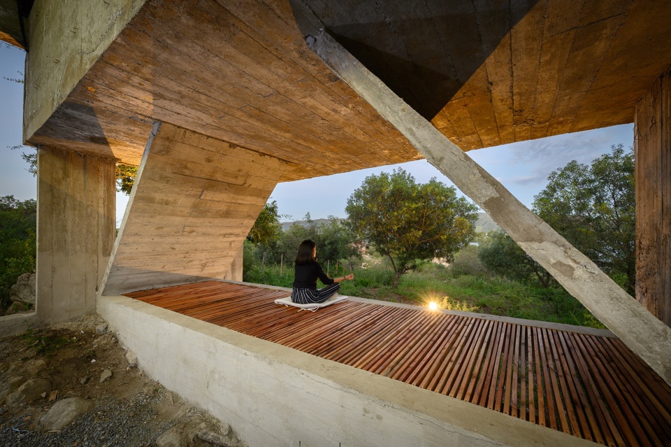 siquiman lodge by pablo senmartin architects