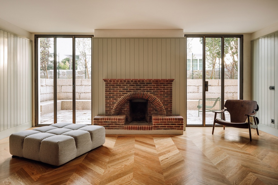 HOUSE 1 Ricardo Bak Gordon