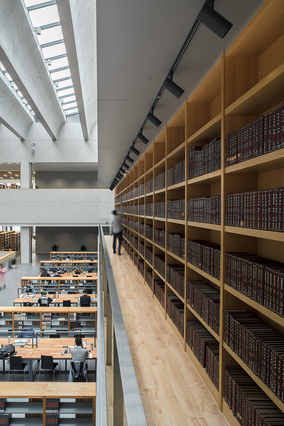 Interior Design of Yifu Library in Beijing University of Technology by ...