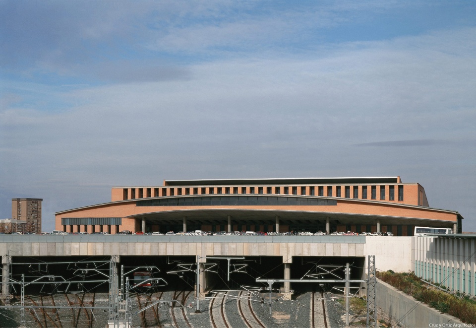 santa justa high speed central railway station by cruz y ortiz architects