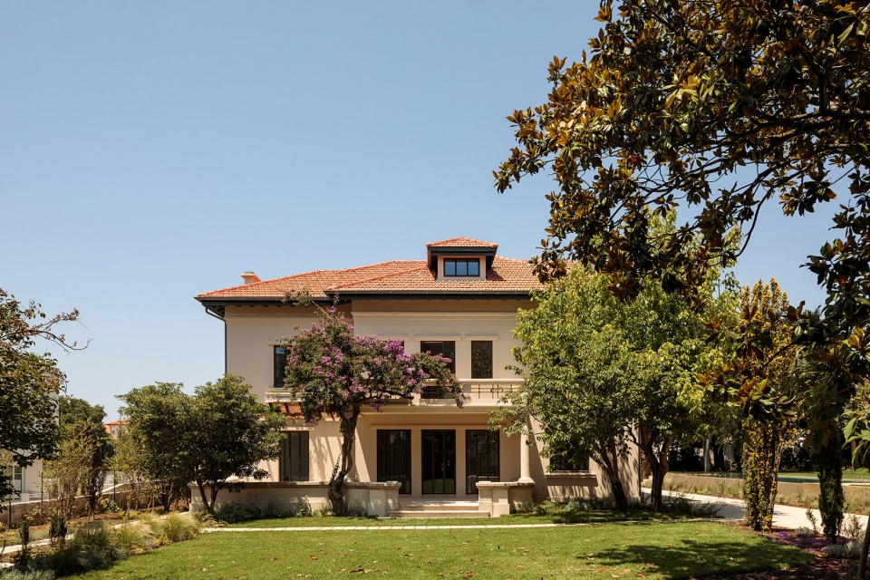 HOUSE 1 Ricardo Bak Gordon
