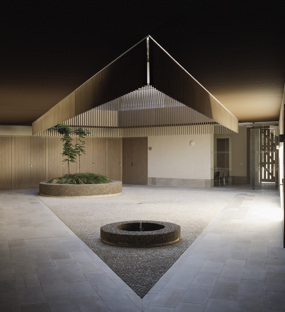 Residential building in Campo de la Verdad Laguillo Arquitectos Cayuela Marques Arquitectos