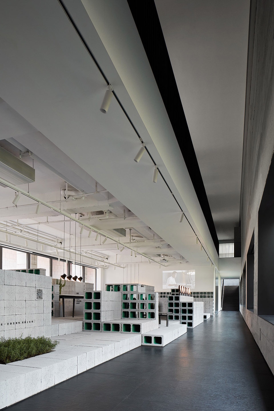 The New Office of One House Design