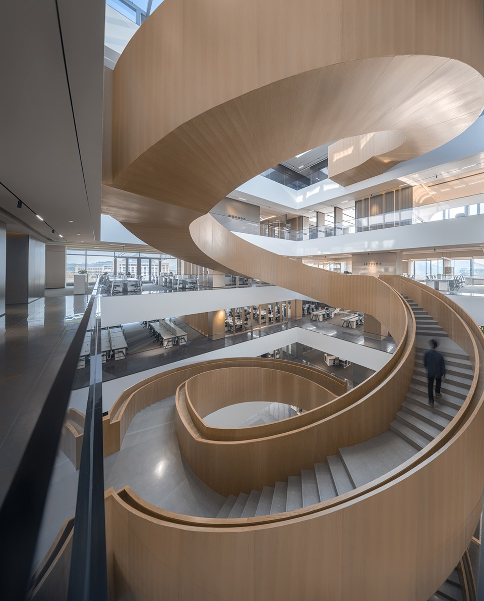 Promenade Workplace of Kano Headquarters LYCS Architecture