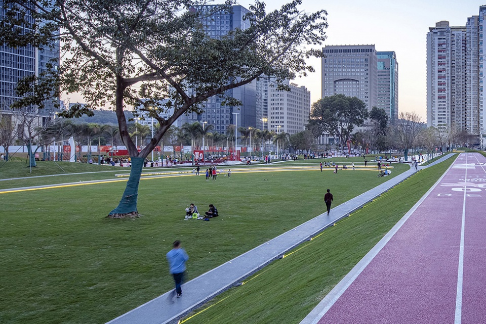 Wanchuanyunhui OneBase Vanke Sports Community Box Studio
