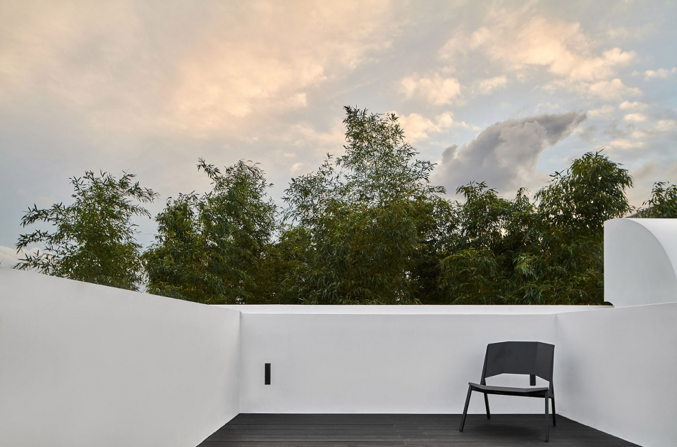 The New Office of One House Design